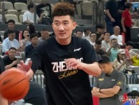 国内双核稳定发挥，孙铭徽&amp;胡金秋合砍31分8板4助