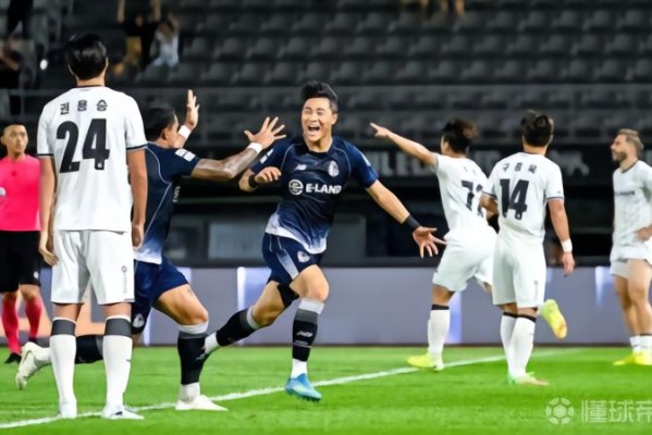 17岁3个月10天，首尔衣恋小将安周完刷新K联赛历史最年轻进球纪录