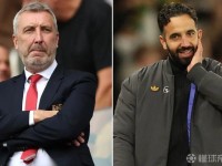 “足球总监是干什么的？指挥球员过马路吗？”