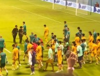 上观：险胜新加坡，国足主帅邵佳一为考察更多球员付出了代价