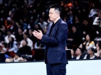卢伟：只有两个外援调整空间不大，要打出精气神