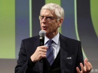 TA：温格擅长从宏观层面谈论足球，他不适合参与修改足球规则