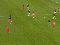 格罗斯：维尔茨的表现简直难以置信；卡尔有出色的足球智慧