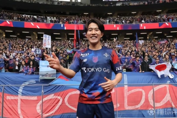 阿斯：瓦伦西亚将和佐藤龙之介签4年，并注册在一线队