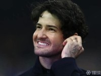 帕托：世界变了，想象一下让罗纳尔迪尼奥和大罗去盯防8号位