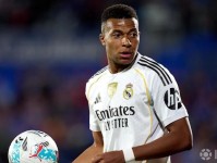 记者：给姆巴佩拍核磁共振搞错膝盖，皇马解雇了整个医疗团队