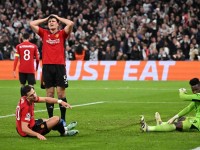 “足球总监是干什么的？指挥球员过马路吗？”