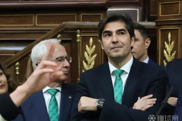 晋级世界杯后留在国内参与庆祝，贝蒂斯主席表示要罚巴坎布