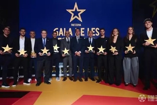 加泰足协进行年度颁奖，巴萨共斩获六项大奖