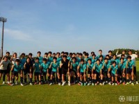 支持日本足球，富安健洋资助母队3名小球员去海外留洋