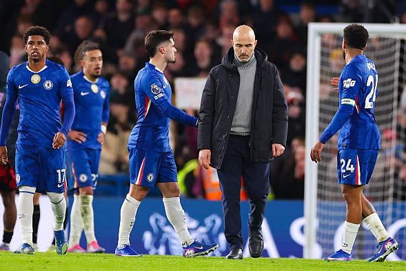 蓝军的教练“斩杀线”上，罗塞尼尔能存活多久？