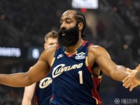 犀利点评，奥尼尔：哈登今晚的发挥一如既往——关键时刻隐身