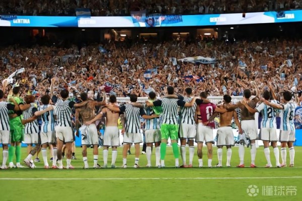 未对阵任何FIFA前10球队进入世界杯四强，阿根廷是历史第二队