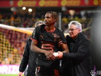 队报：雅凯因左肩伤势或将缺阵数周，不排除需要接受手术治疗