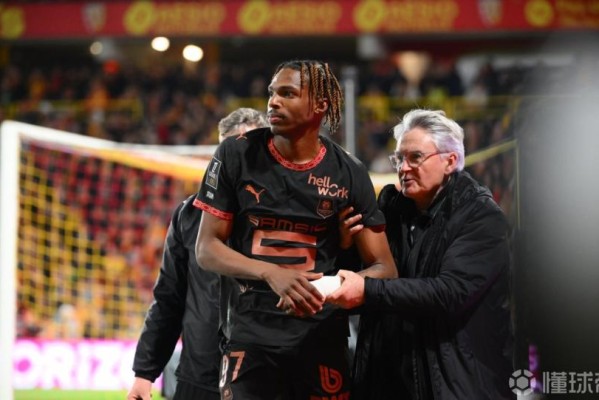 队报：雅凯因左肩伤势或将缺阵数周，不排除需要接受手术治疗