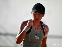 王曦雨收退赛礼晋级法网32强，追平个人大满贯最佳战绩