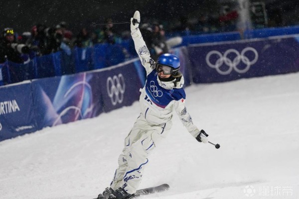 卫冕冠军谷爱凌大跳台摘银牌，收获本届冬奥会第二枚银牌