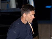 西媒：皇马总经理在返程航班与阿隆索交流，双方同意结束合作