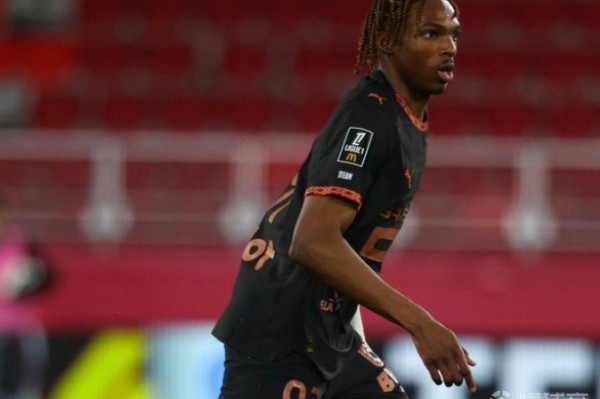 德天空：曼联过去几小时曾尝试截胡杰里米-雅凯，但没能成功