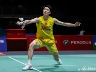 李诗沣直落两局战胜帕尼查蓬，夺得马来西亚大师赛男单冠军