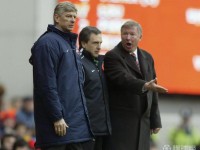 “足球总监是干什么的？指挥球员过马路吗？”