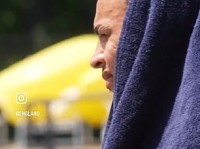 邮报：英格兰全队在驻地看艾德-希兰演出，球员反应冷淡