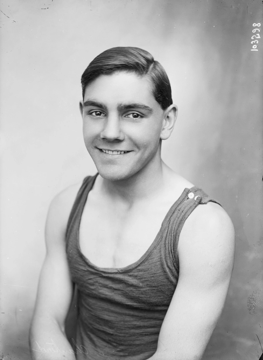 世界杯历史上唯一既担任过门将、也担任过非门将位置的球员:尚特雷尔 世界杯历史上唯一既担任过门将、也担任过非门将位置的球员:尚特雷尔